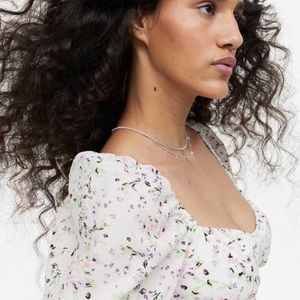 Puff sleeved crêped dress